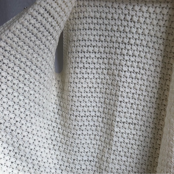 Handmade White Cream Crocheted Textured Sleevless Sweater Shawl Cardigan - Picture 12 of 15